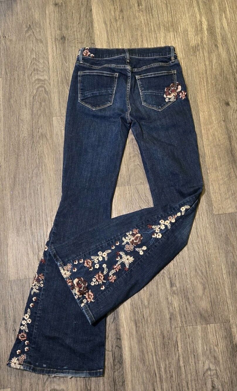 Driftwood Farrah Women's Flare Jeans Floral Embroidered Boho Stretch Denim 26X32 - Picture 2 of 7